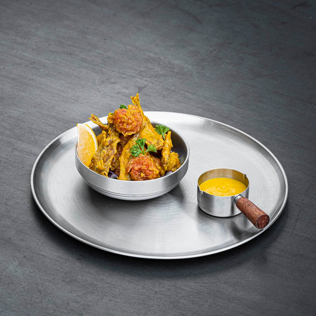 چيپس ماهی کیلکا و میگو به همراه سس انبه