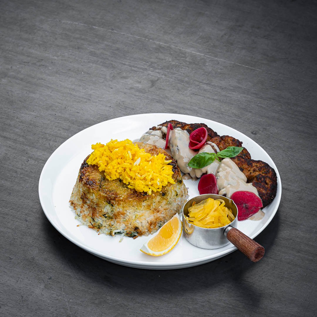 ترچلو اسفناج به همراه شامی بوقلمون